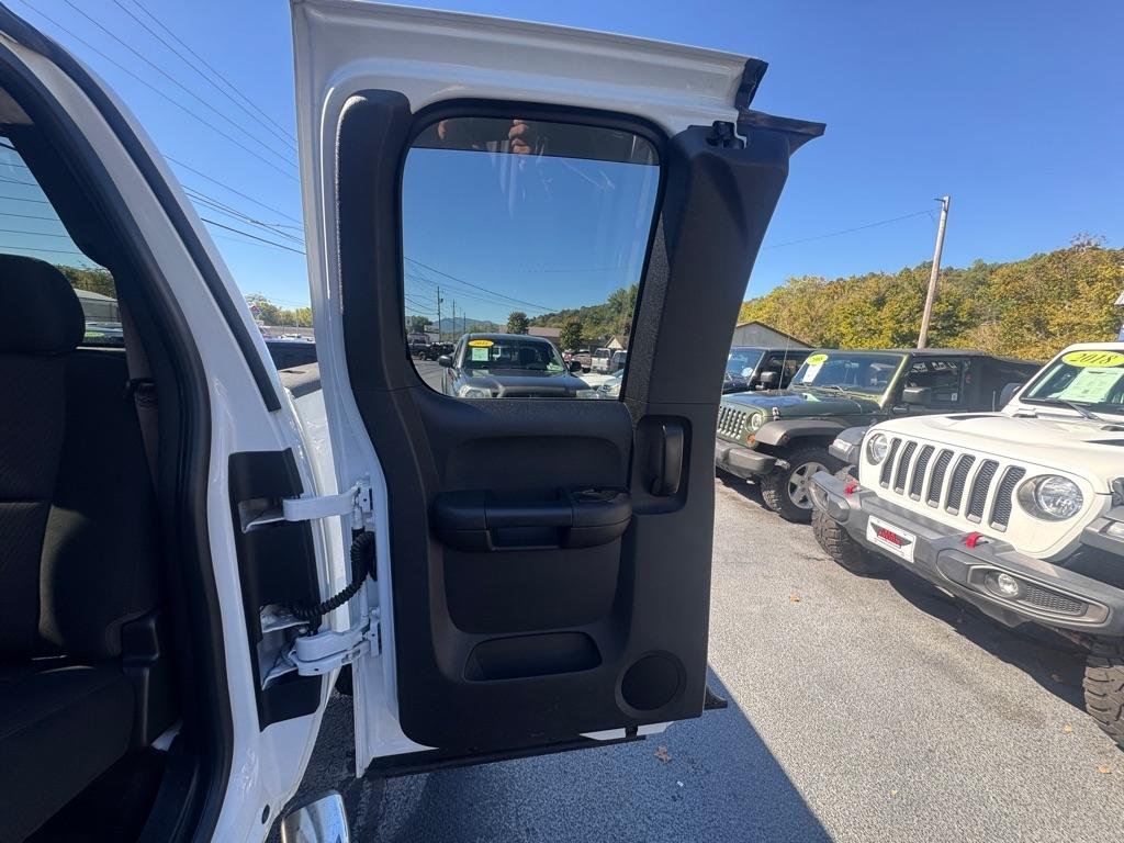 Chevrolet Silverado 1500 4WD Ext Cab 143.5" LT 2013