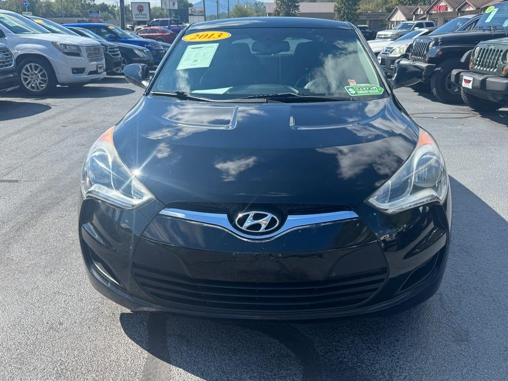 Hyundai Veloster 3dr Cpe Man w/Black Int 2013