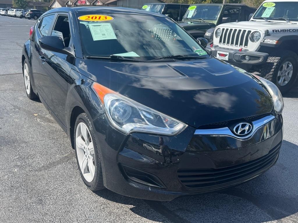 Hyundai Veloster 3dr Cpe Man w/Black Int 2013