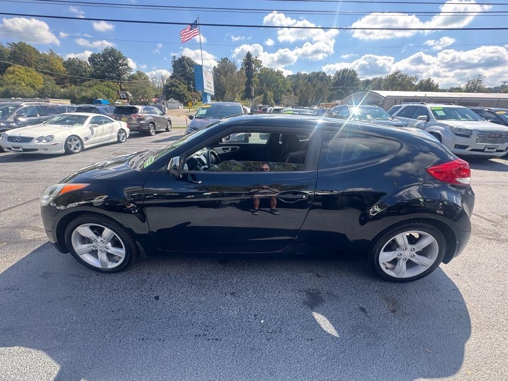 Hyundai Veloster 3dr Cpe Man w/Black Int 2013