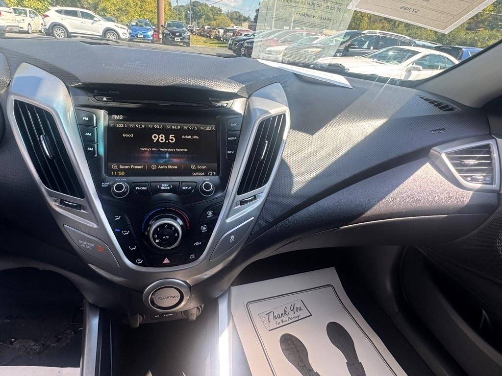 Hyundai Veloster 3dr Cpe Man w/Black Int 2013