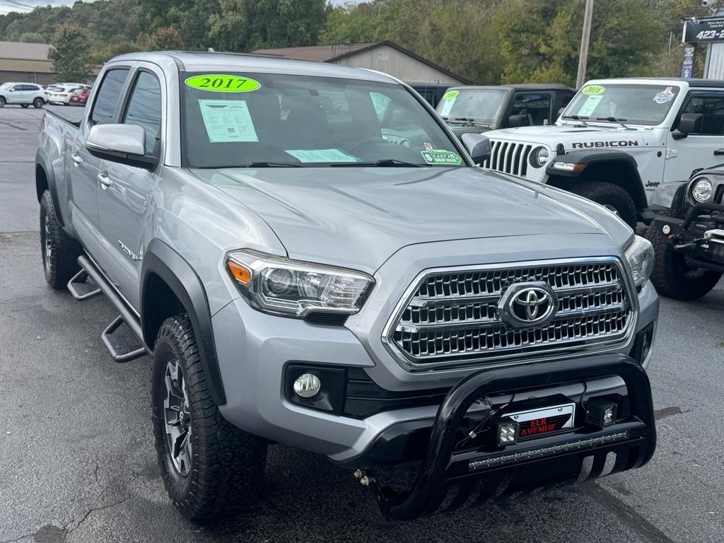 Toyota Tacoma SR5 Double Cab 6' Bed V6 4x4 AT (Natl) 2017
