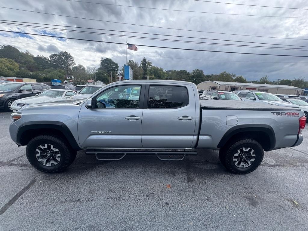 Toyota Tacoma SR5 Double Cab 6' Bed V6 4x4 AT (Natl) 2017