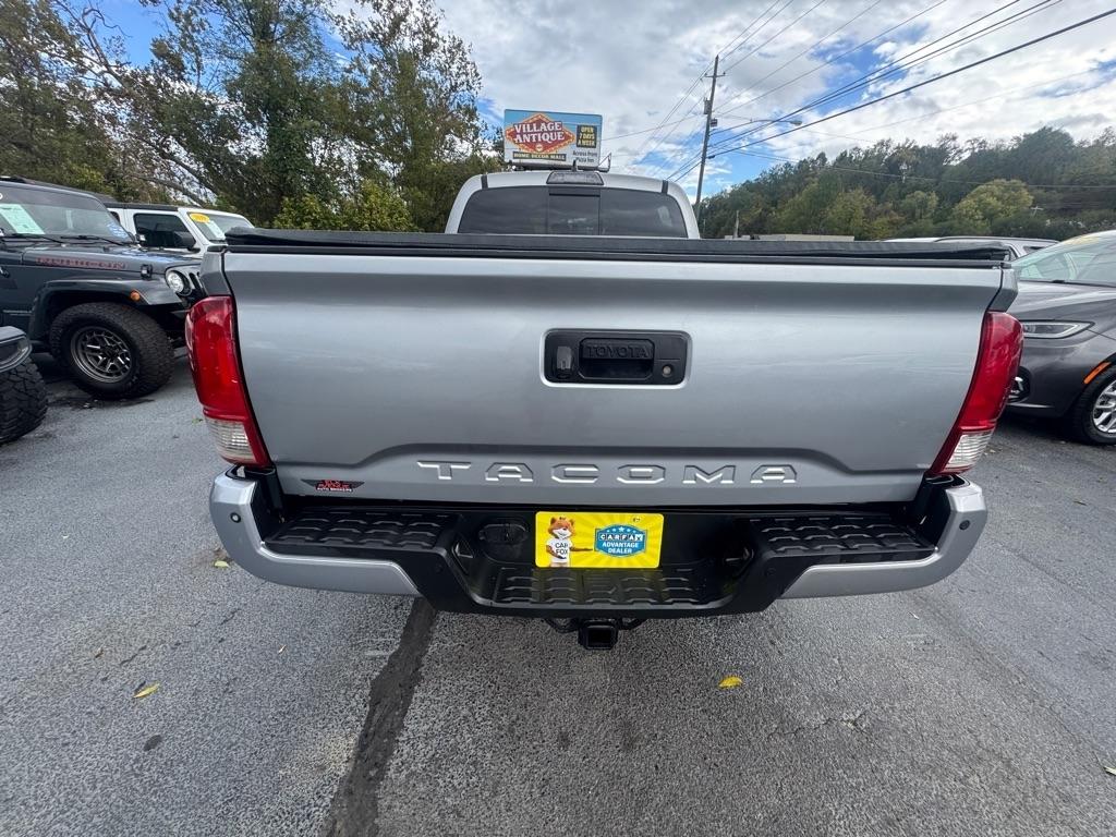 Toyota Tacoma SR5 Double Cab 6' Bed V6 4x4 AT (Natl) 2017