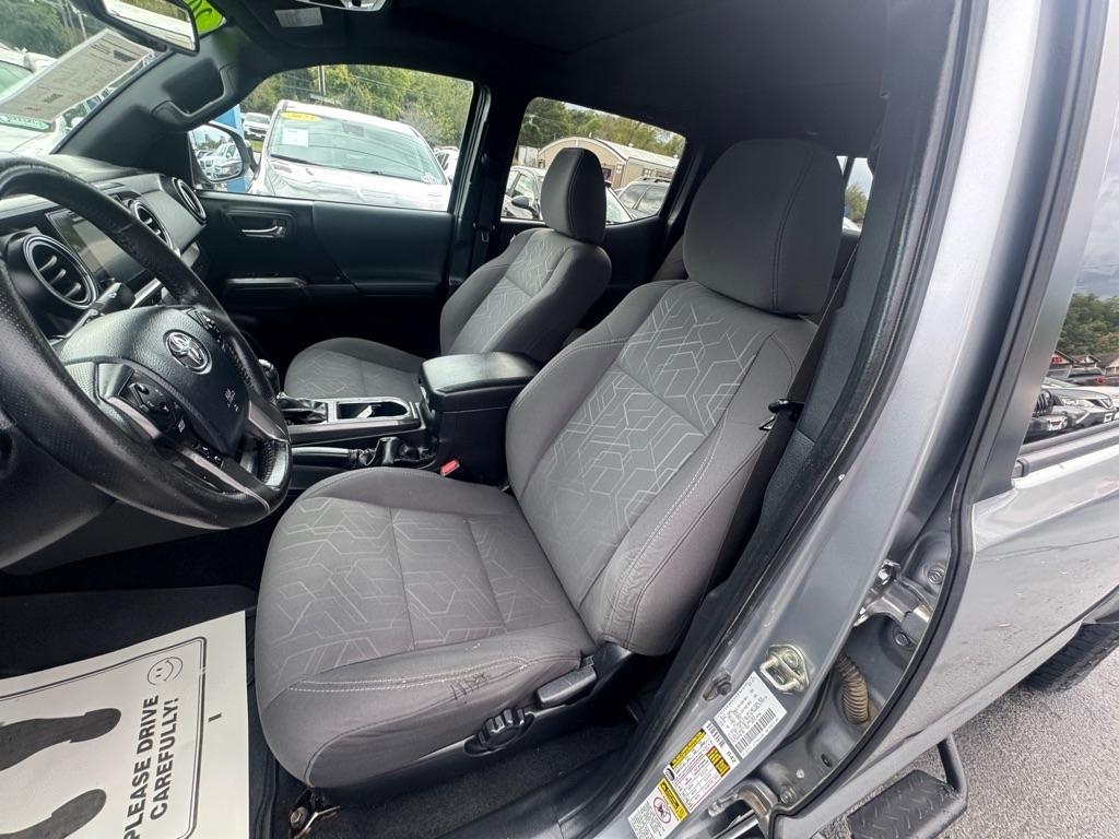 Toyota Tacoma SR5 Double Cab 6' Bed V6 4x4 AT (Natl) 2017