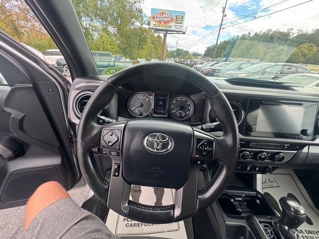 Toyota Tacoma SR5 Double Cab 6' Bed V6 4x4 AT (Natl) 2017