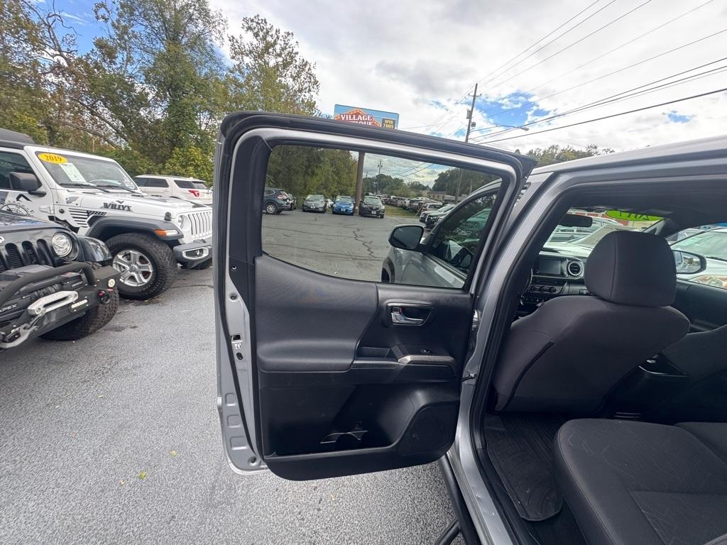 Toyota Tacoma SR5 Double Cab 6' Bed V6 4x4 AT (Natl) 2017