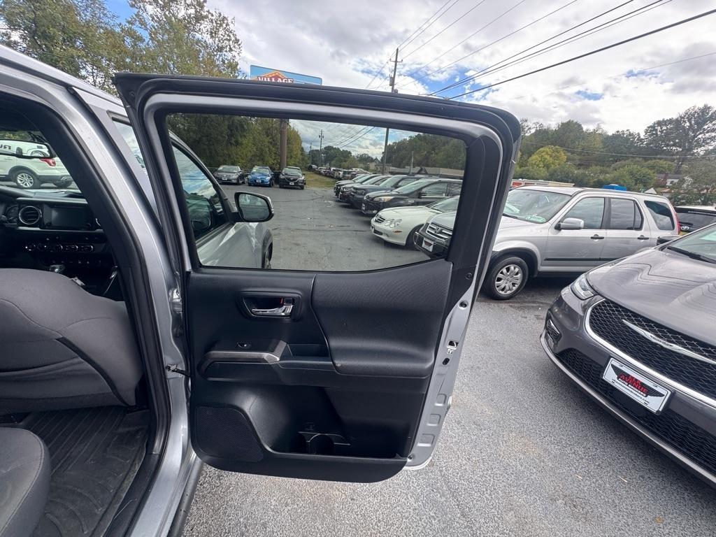 Toyota Tacoma SR5 Double Cab 6' Bed V6 4x4 AT (Natl) 2017