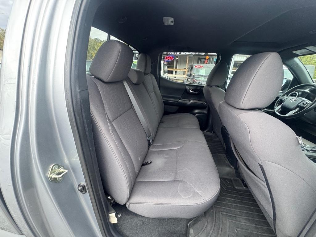 Toyota Tacoma SR5 Double Cab 6' Bed V6 4x4 AT (Natl) 2017