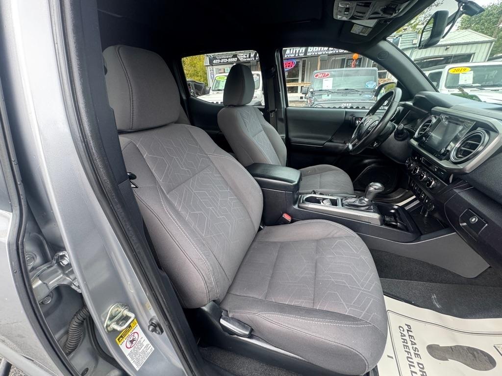 Toyota Tacoma SR5 Double Cab 6' Bed V6 4x4 AT (Natl) 2017