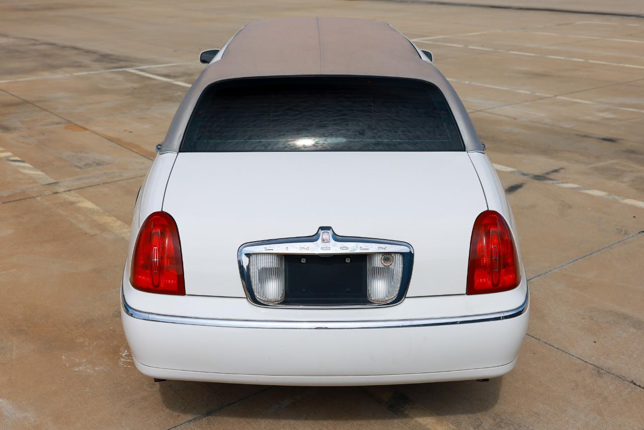 Lincoln Town Car Executive Limo 1999