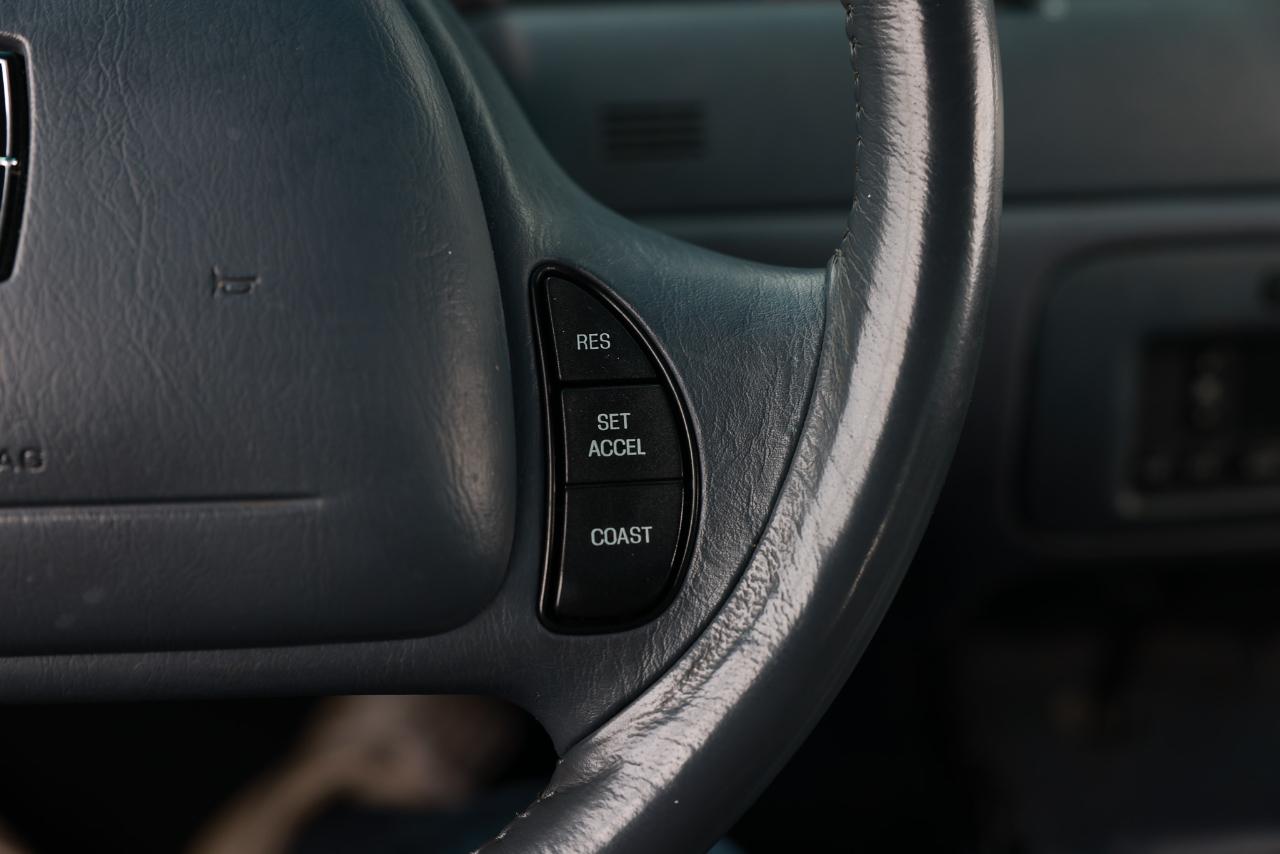 Lincoln Town Car Executive Limo 1999