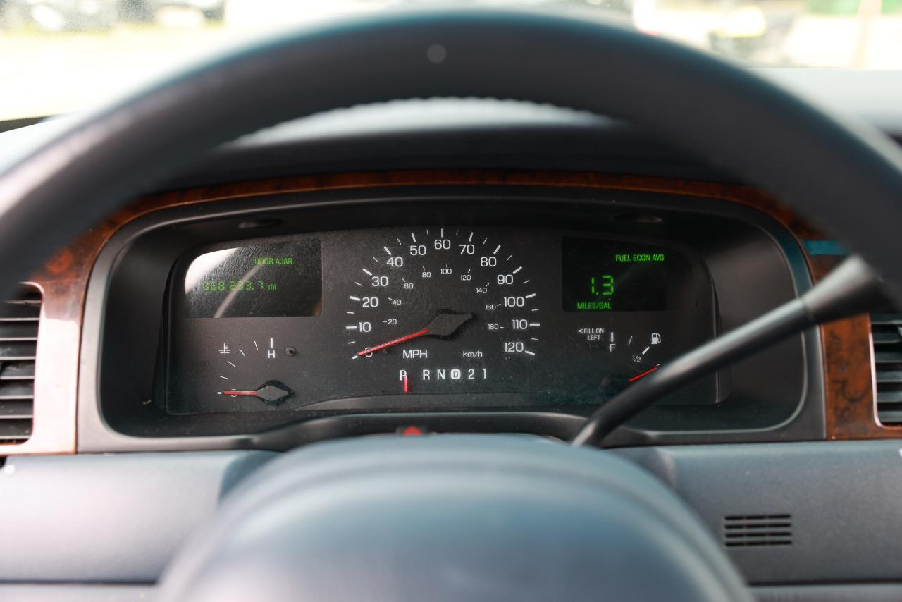 Lincoln Town Car Executive Limo 1999