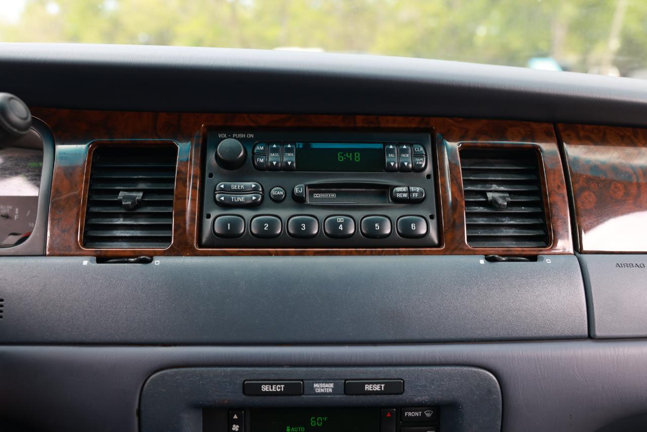 Lincoln Town Car Executive Limo 1999