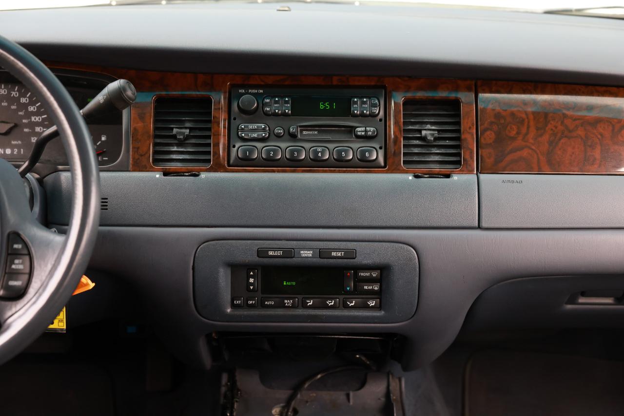 Lincoln Town Car Executive Limo 1999