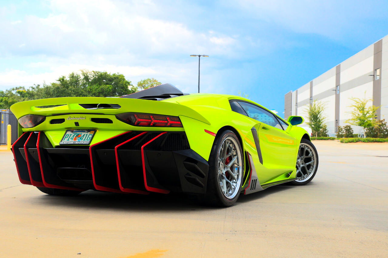2013 Lamborghini Aventador Coupe photo 4