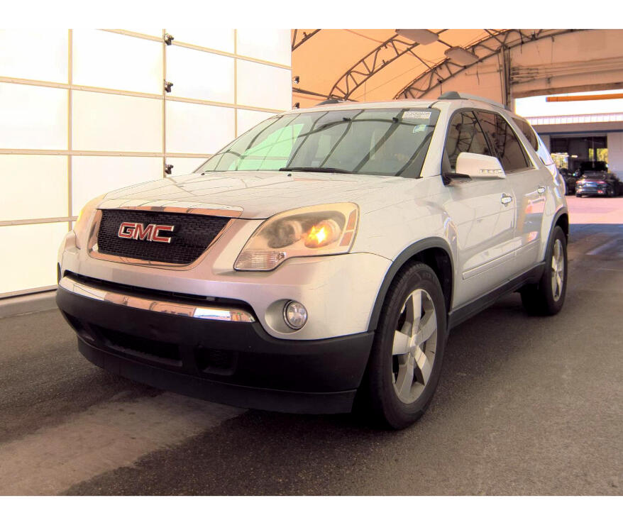 2011 Gmc Acadia SLT photo 2