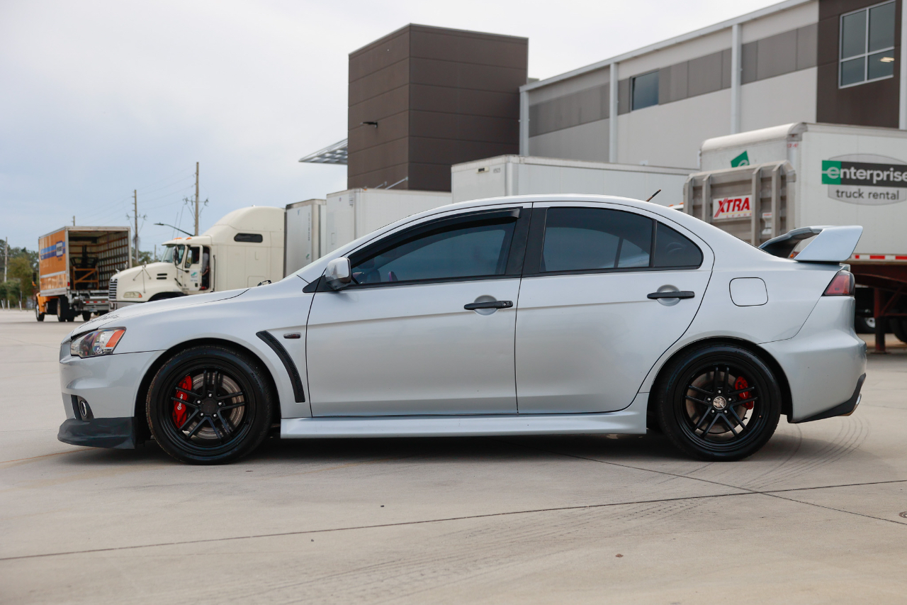 Mitsubishi Lancer Evolution  2012
