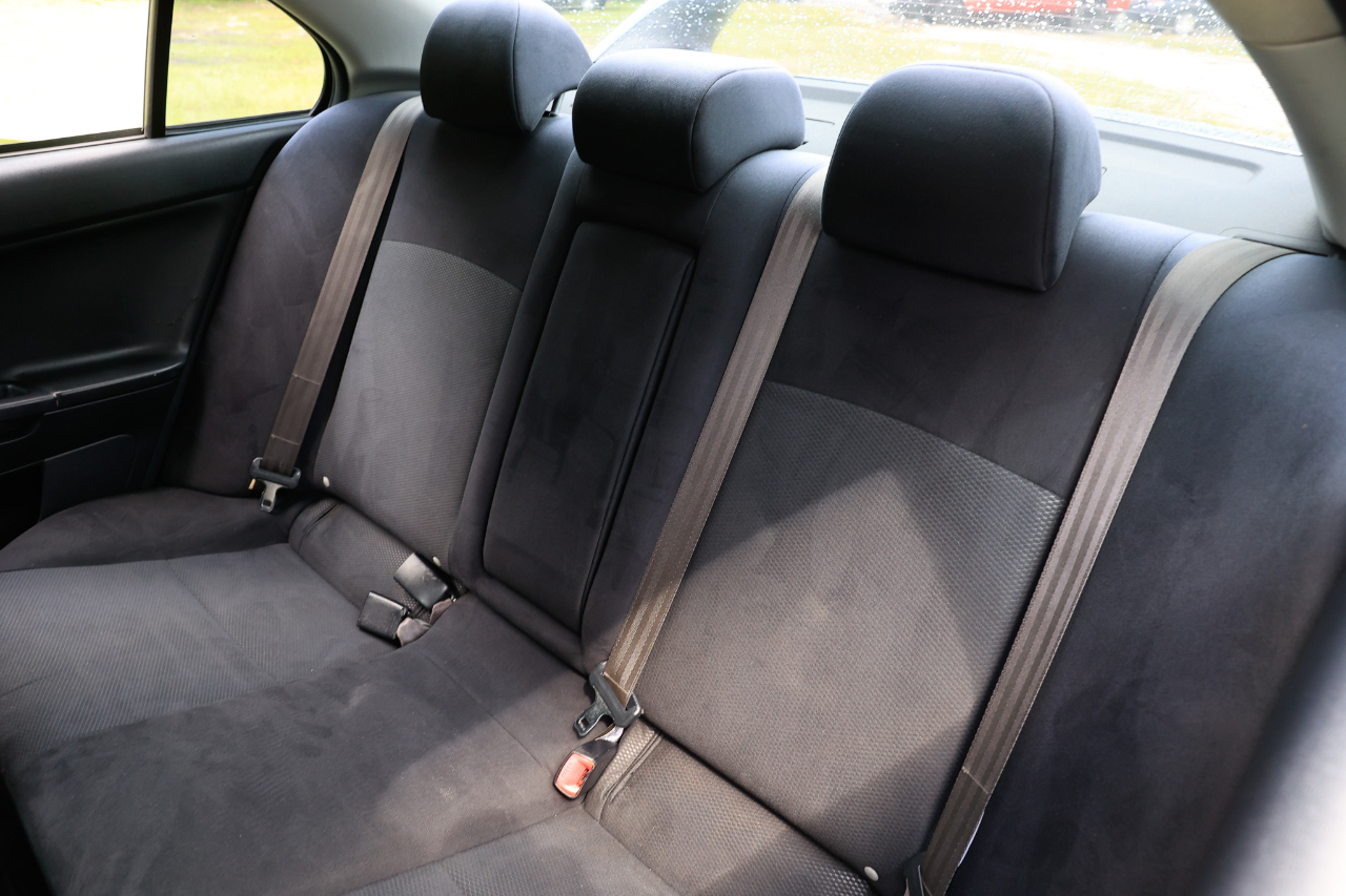 Mitsubishi Lancer Evolution  2012