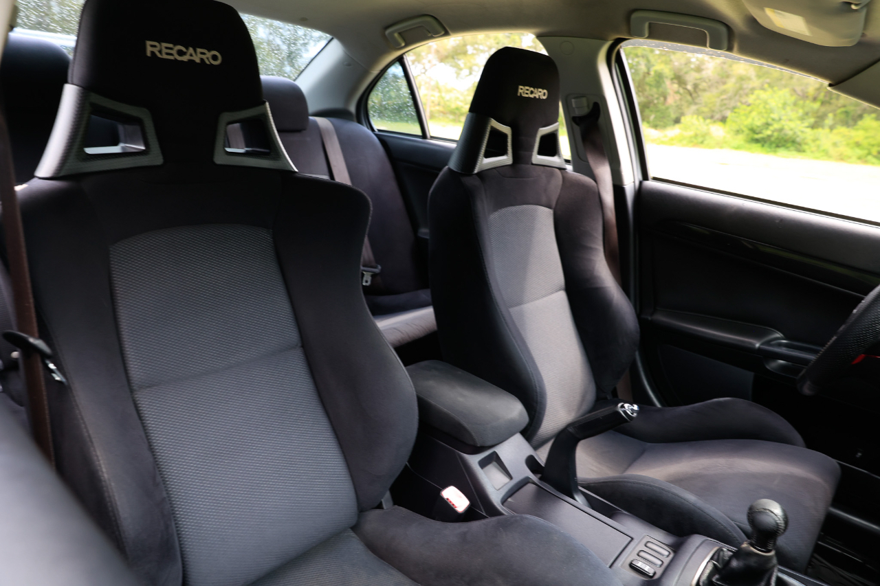 Mitsubishi Lancer Evolution  2012