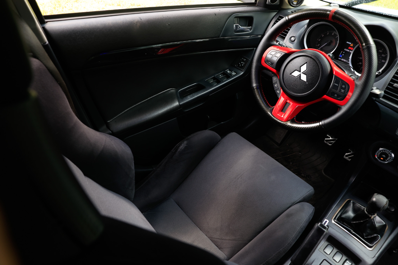 Mitsubishi Lancer Evolution  2012