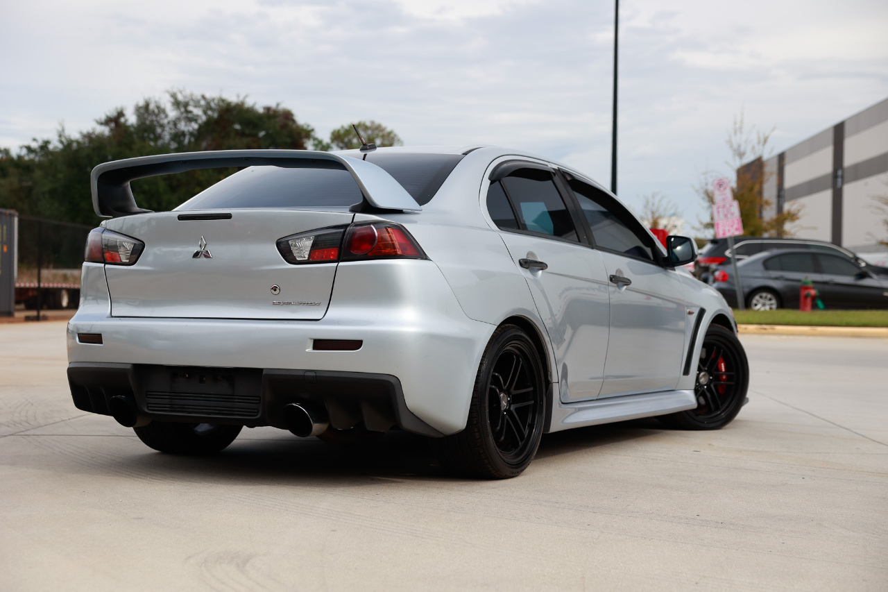 Mitsubishi Lancer Evolution  2012