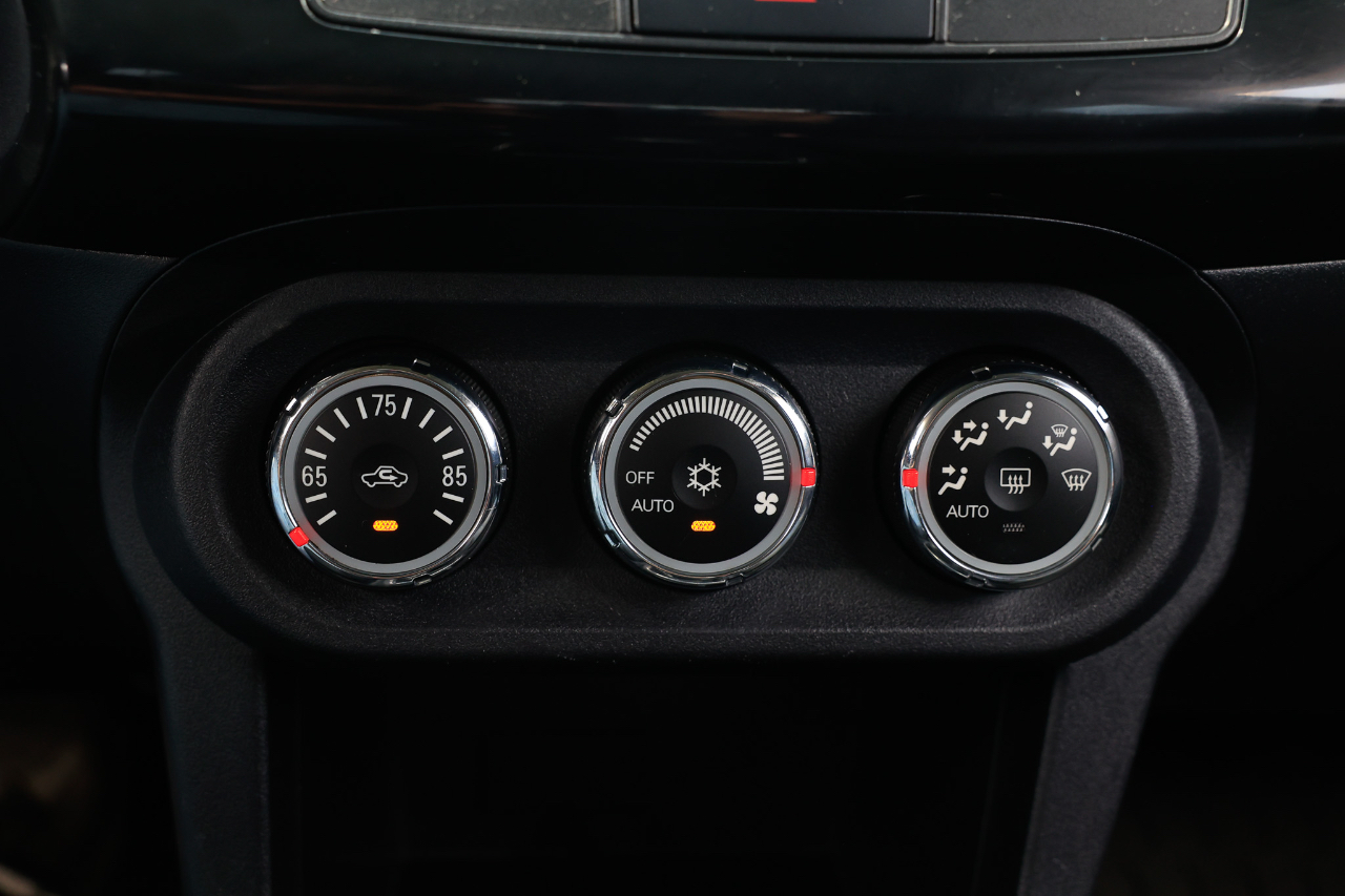 Mitsubishi Lancer Evolution  2012