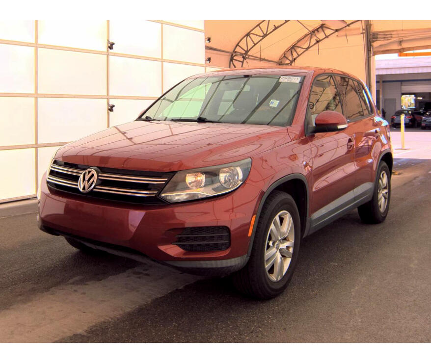 2012 Volkswagen Tiguan S photo 2