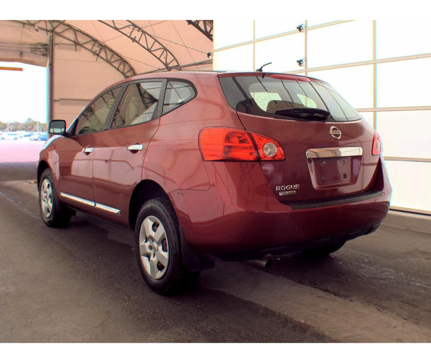 2014 Nissan Rogue Select S photo 3