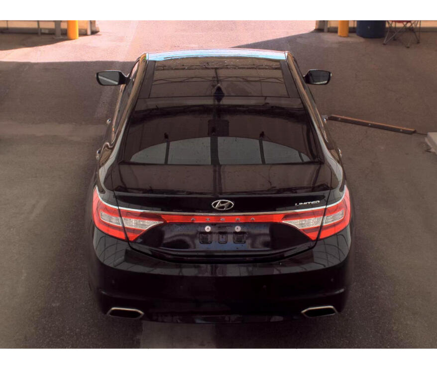 2016 Hyundai Azera Limited photo 2