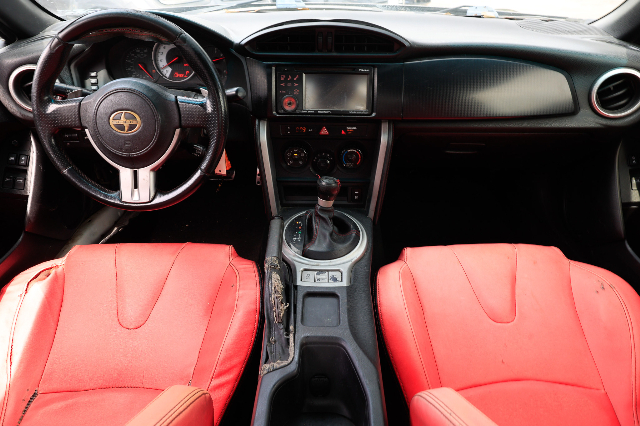 2013 Scion FR-S photo 2