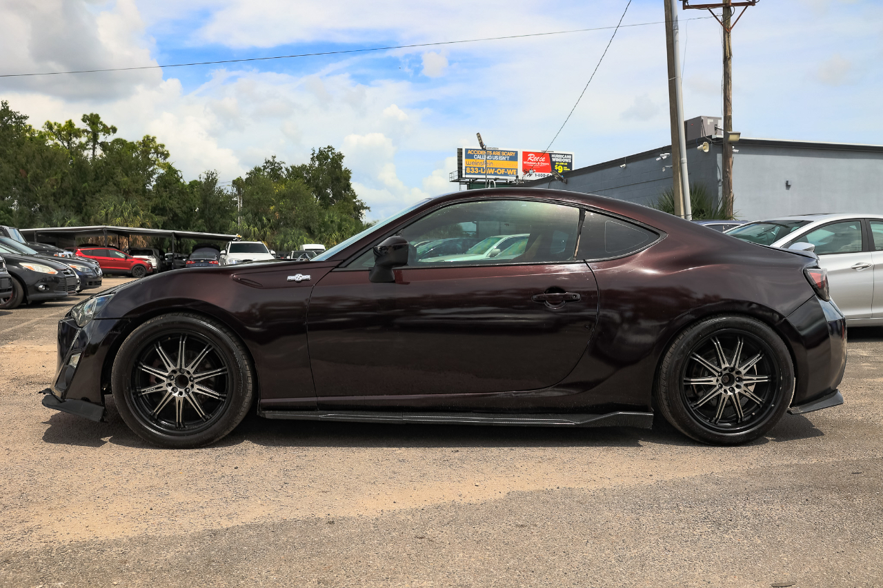2013 Scion FR-S photo 3