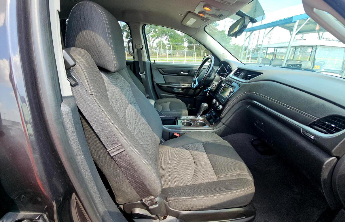 2017 Chevrolet Traverse 1LT photo 7