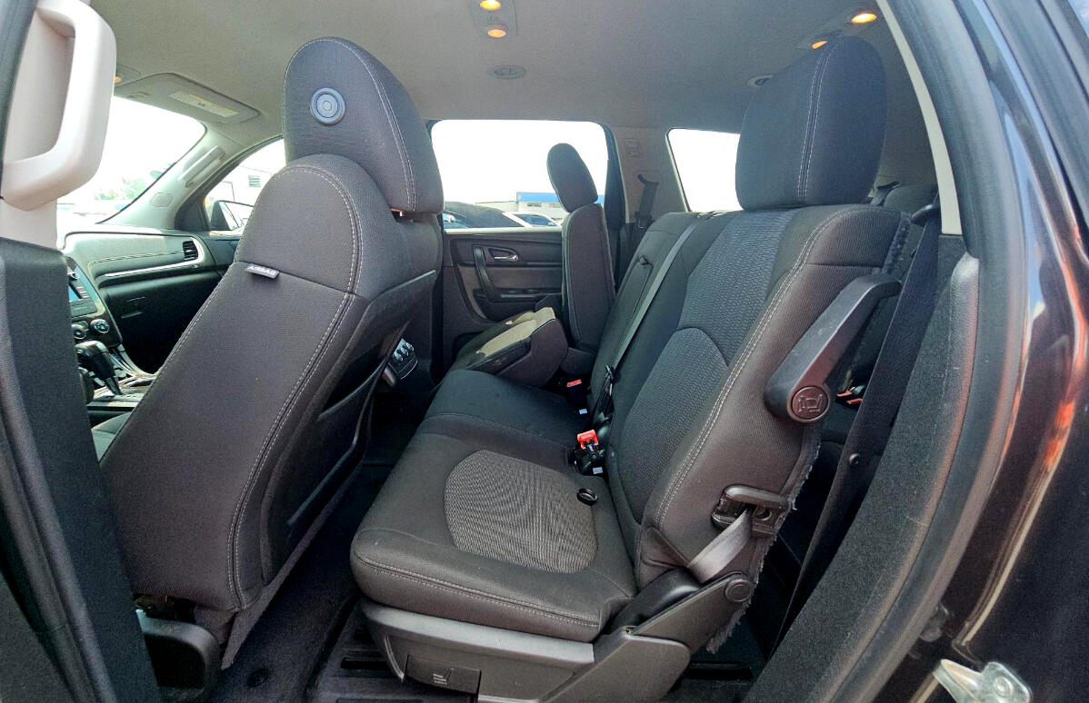 2017 Chevrolet Traverse 1LT photo 9