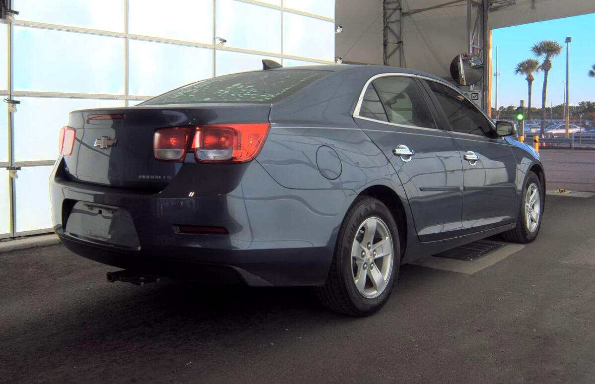 2015 Chevrolet Malibu LS photo 4