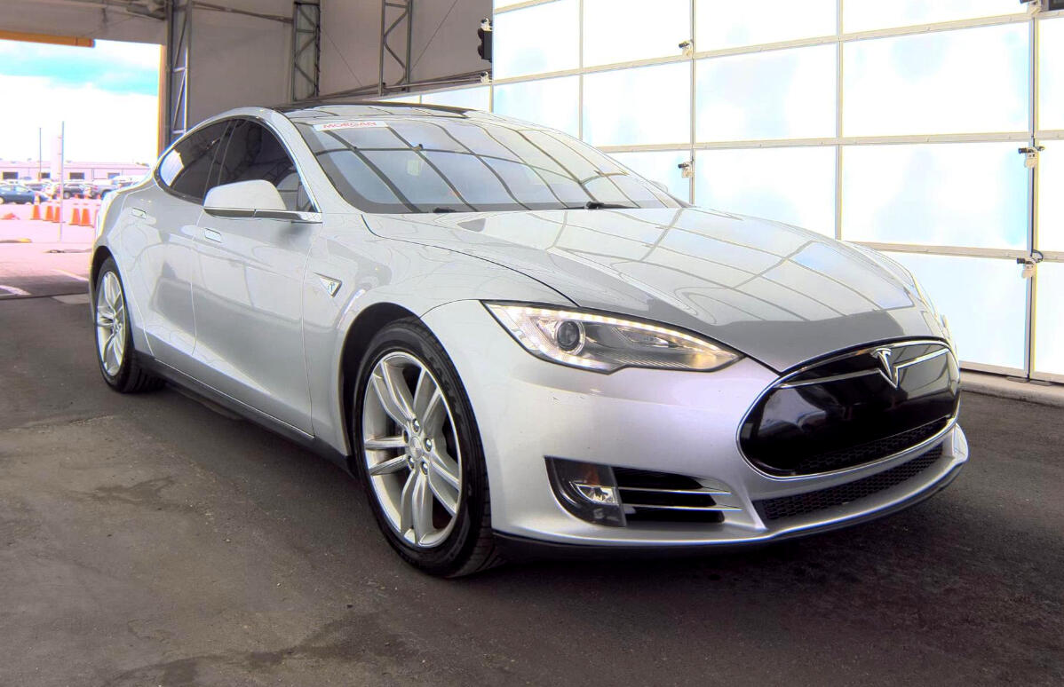 2013 Tesla Model S photo 3