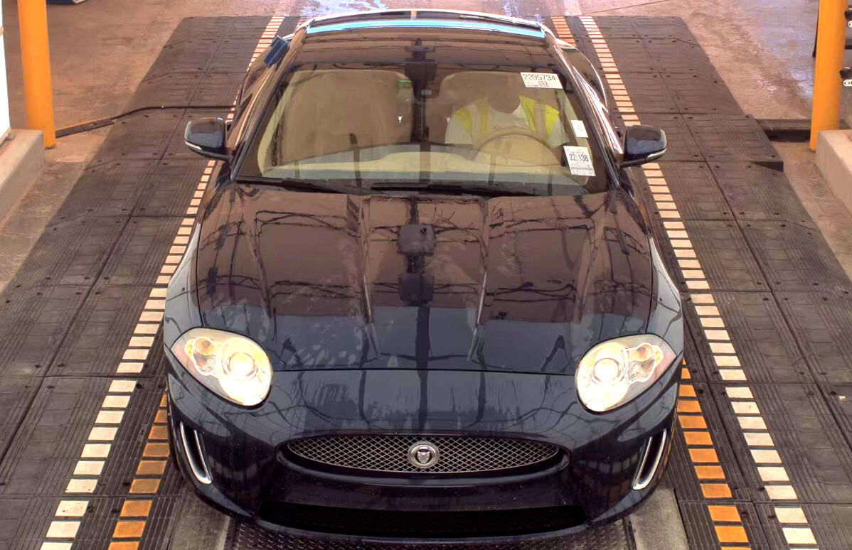 2010 Jaguar XK XKR Portfolio photo 2