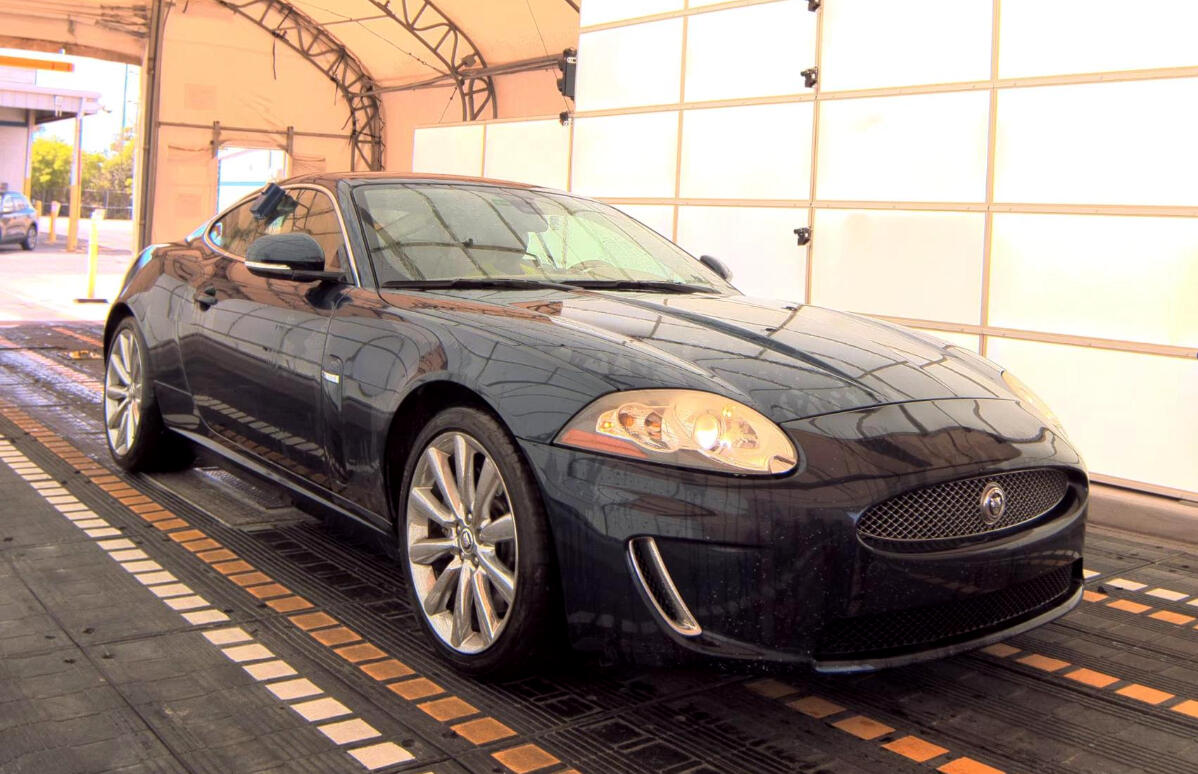 2010 Jaguar XK XKR Portfolio photo 3