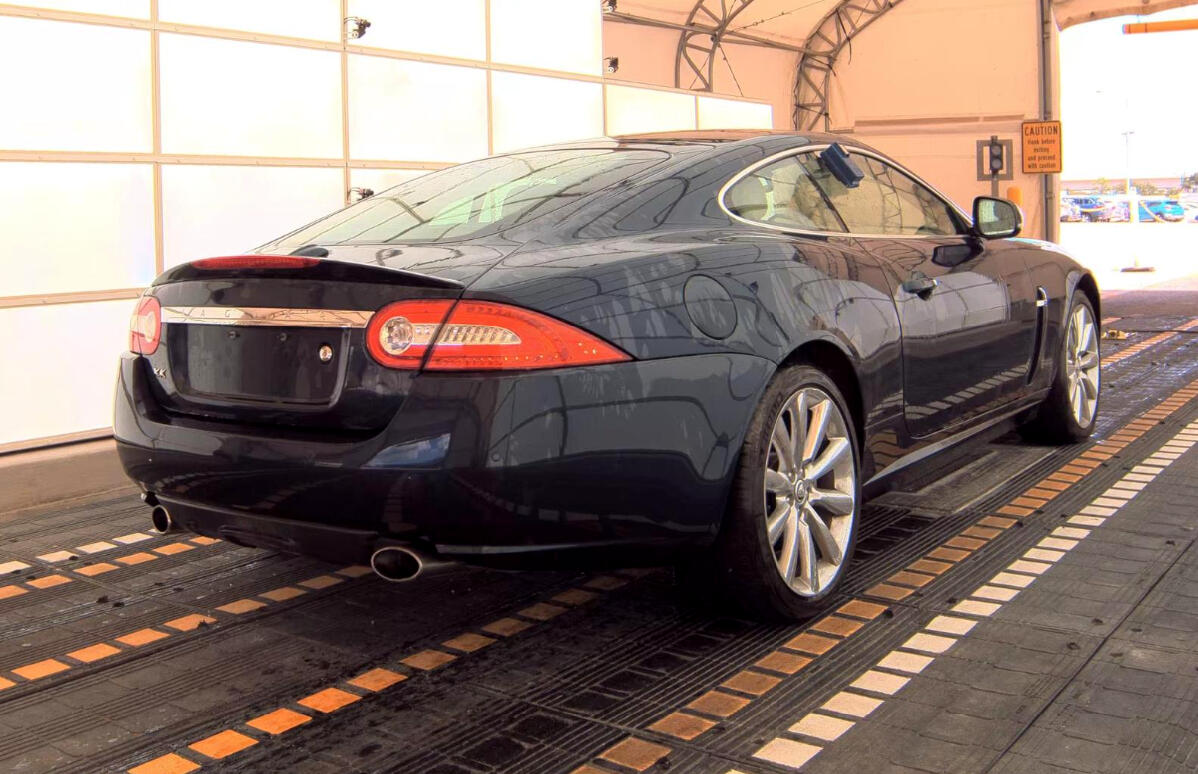 2010 Jaguar XK XKR Portfolio photo 4