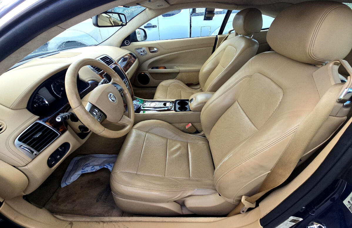 2010 Jaguar XK XKR Portfolio photo 7