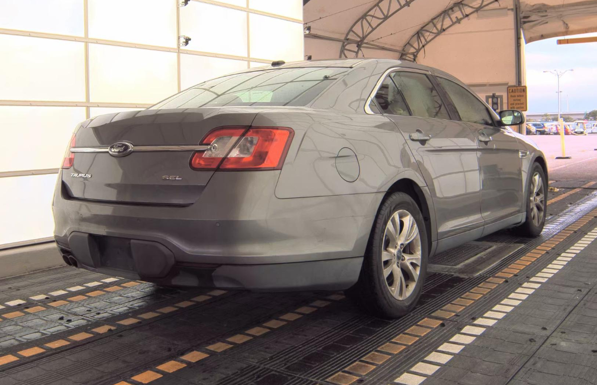 2012 Ford Taurus SEL photo 3