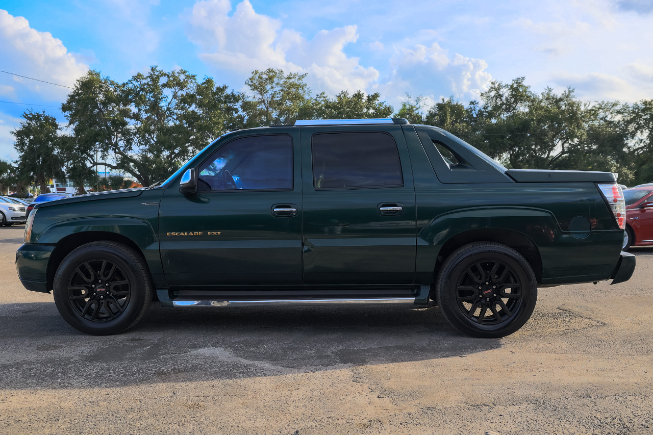 2003 Cadillac Escalade EXT Sport photo 3