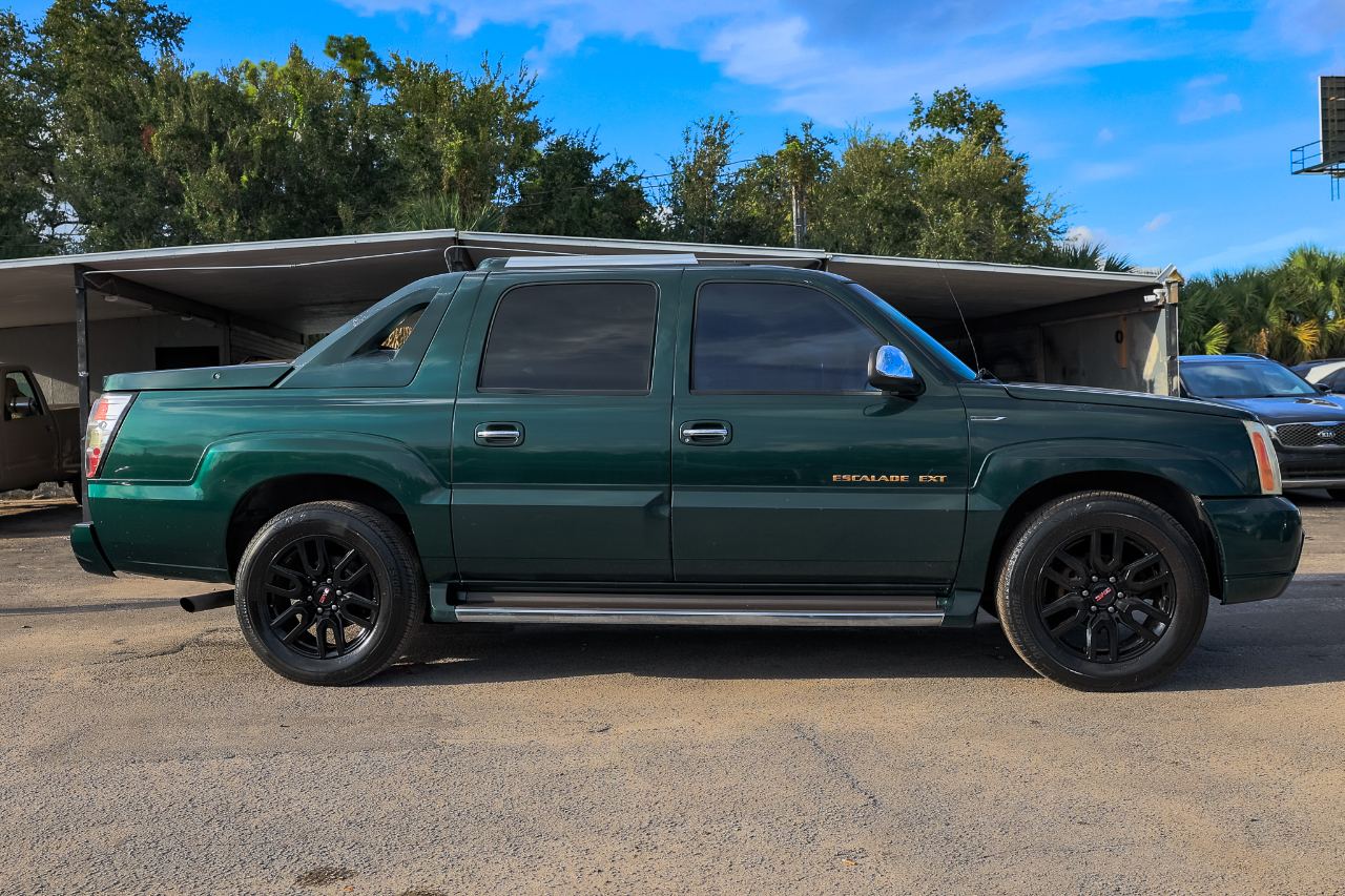 2003 Cadillac Escalade EXT Sport photo 13