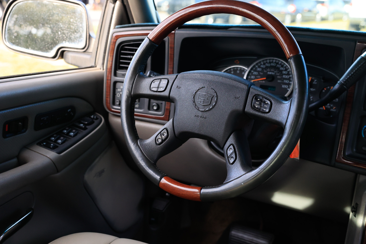 2003 Cadillac Escalade EXT Sport photo 24