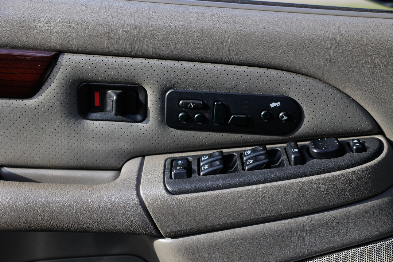 2003 Cadillac Escalade EXT Sport photo 36