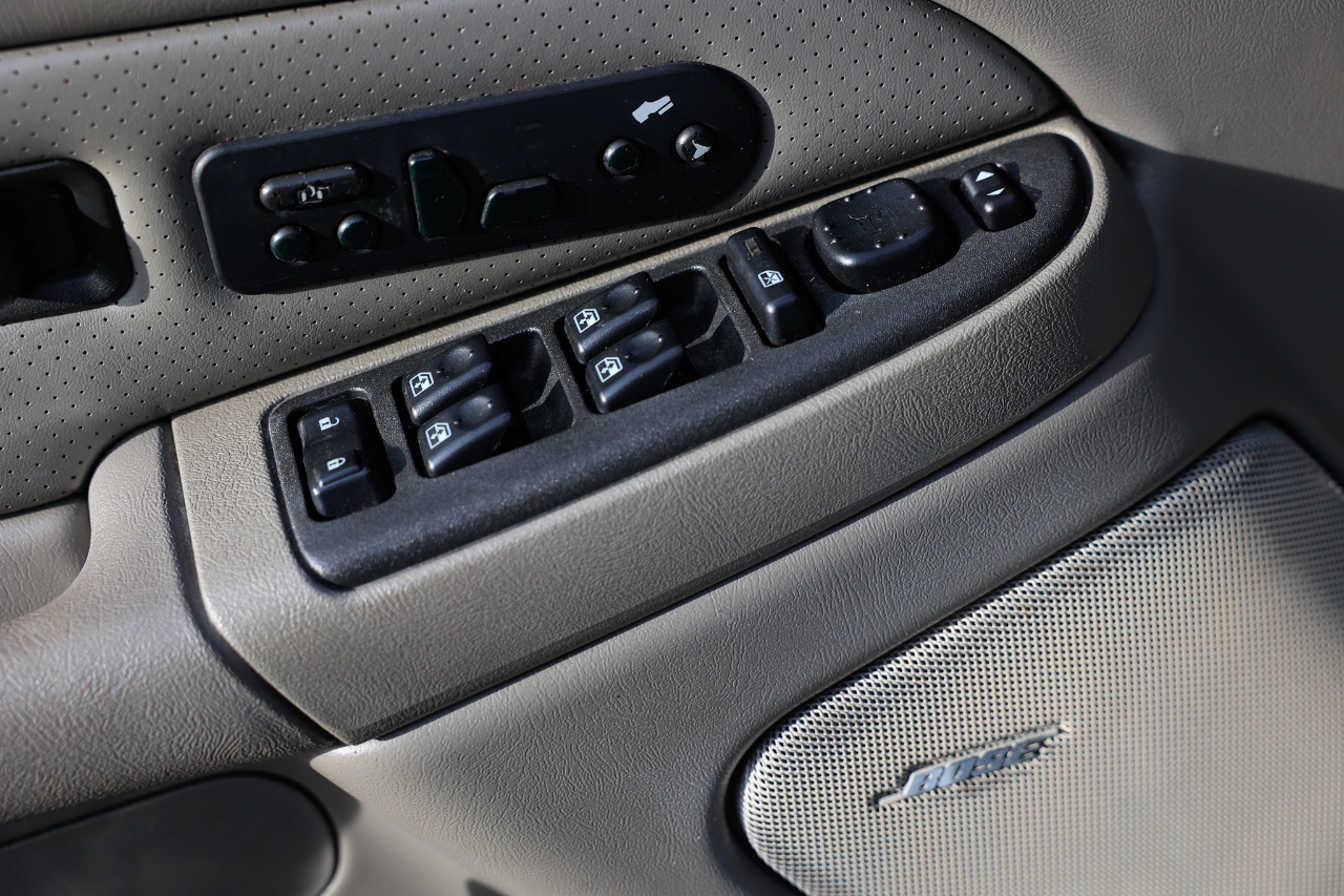 2003 Cadillac Escalade EXT Sport photo 37
