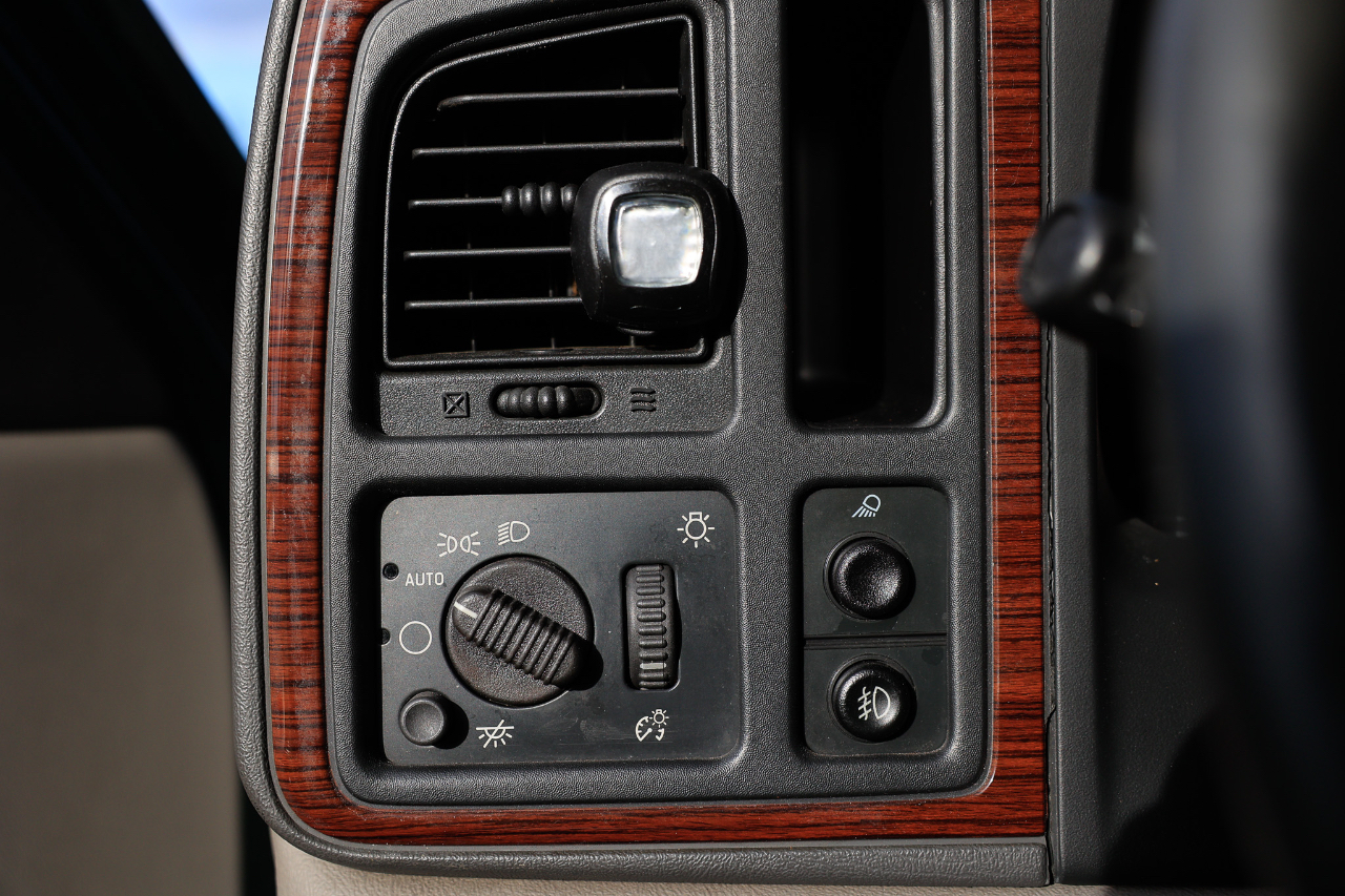 2003 Cadillac Escalade EXT Sport photo 38