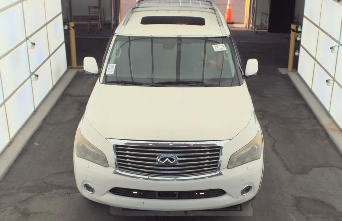 2012 Infiniti QX56 photo 2