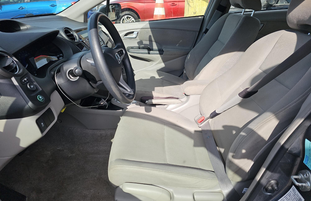2013 Honda Insight LX photo 6