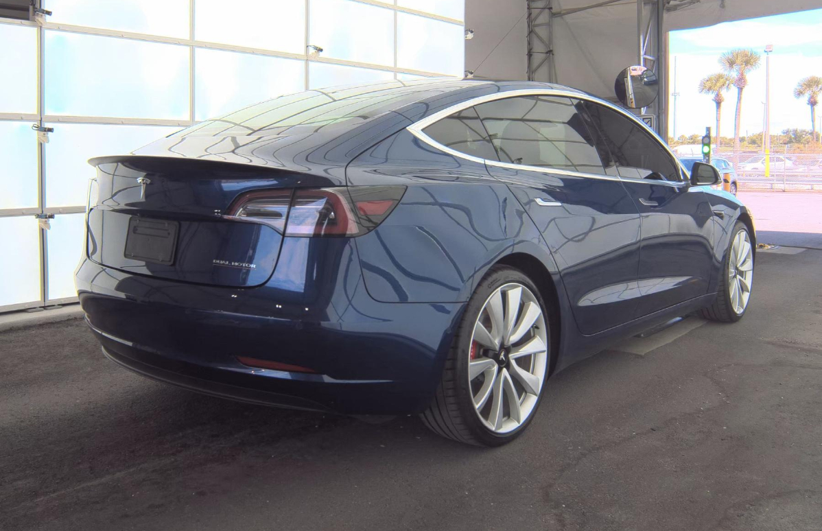 2019 Tesla Model 3 photo 4